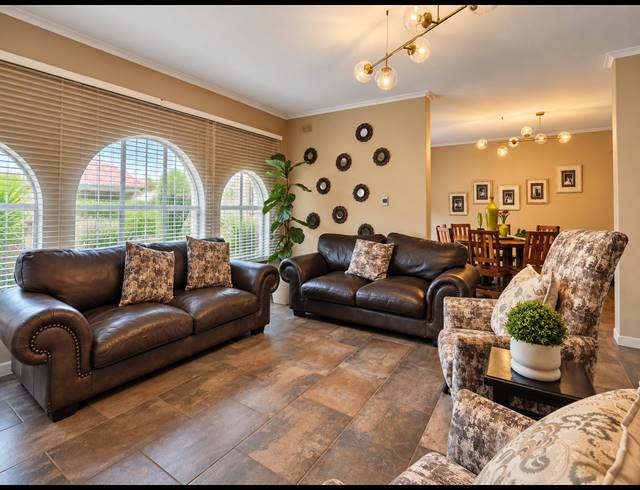 3 BEDROOM TOWNHOUSE FOR SALE IN THREE RIVERS